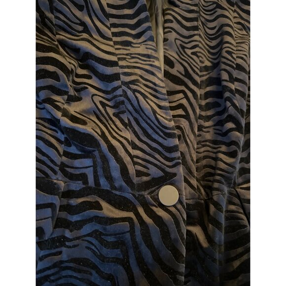 Chicos Animal Print Velvet Jacket Size 16/18 Polyester Black & Gray Witchy Goth - Picture 3 of 7